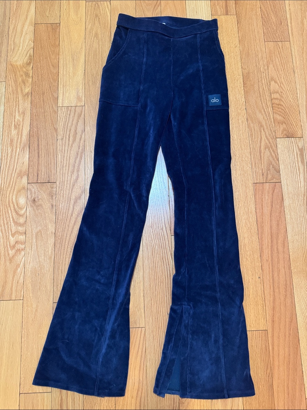Alo yoga Micro Corduroy High-Waist Winter Break Flare slit pant Blue Small